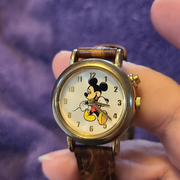 RARE, VINTAGE Woman's Musical Mickey Mouse Watch - Picture 9 of 9